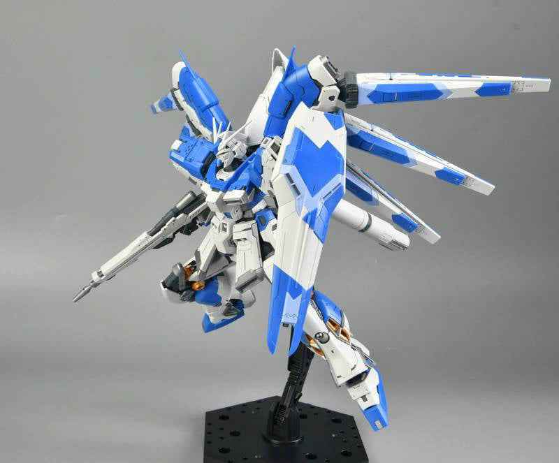 BANDAI RG 1/144 Hi-Nu Gundam Model Kit - Ideal Choice for Collectors and Builders