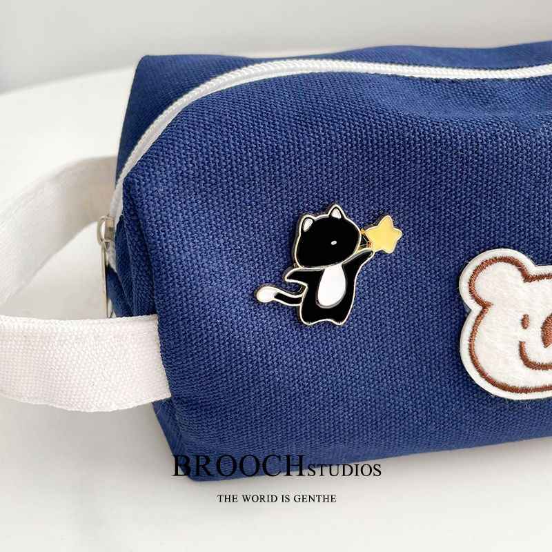 Adorable Star-Plucking Bunny Brooch | Festive Enamel Pin!（3pcs）