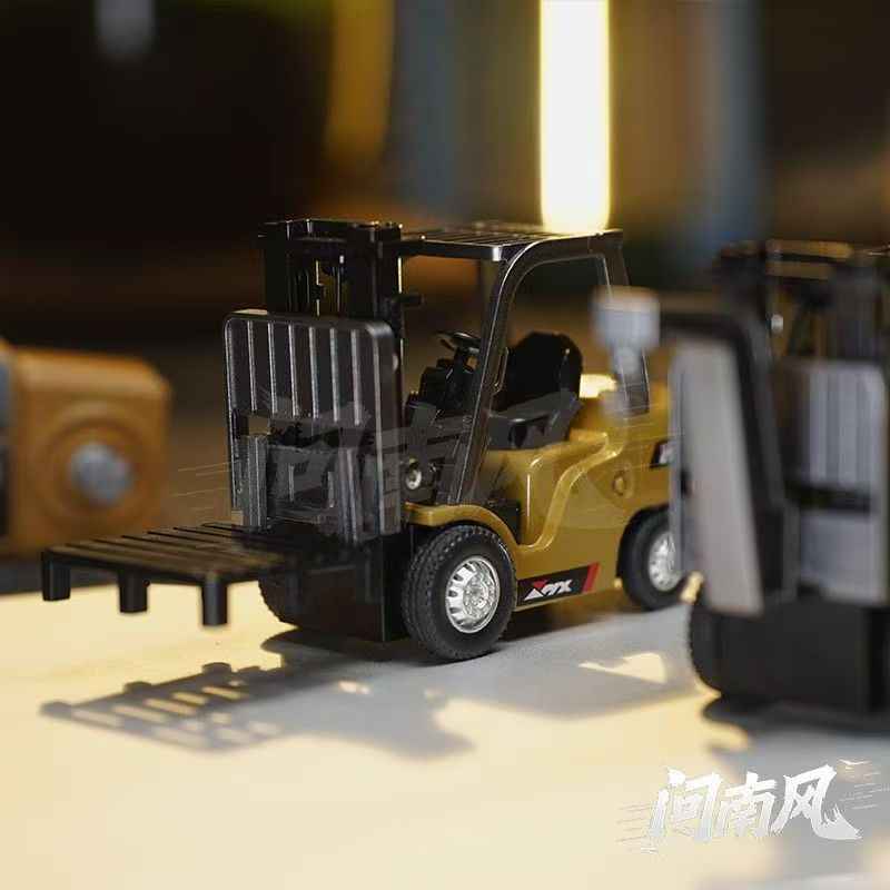 Desktop Mini Alloy Forklift - Precision Alloy Body Model for Collectors & Education