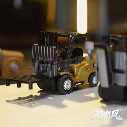 Desktop Mini Alloy Forklift - Precision Alloy Body Model for Collectors & Education