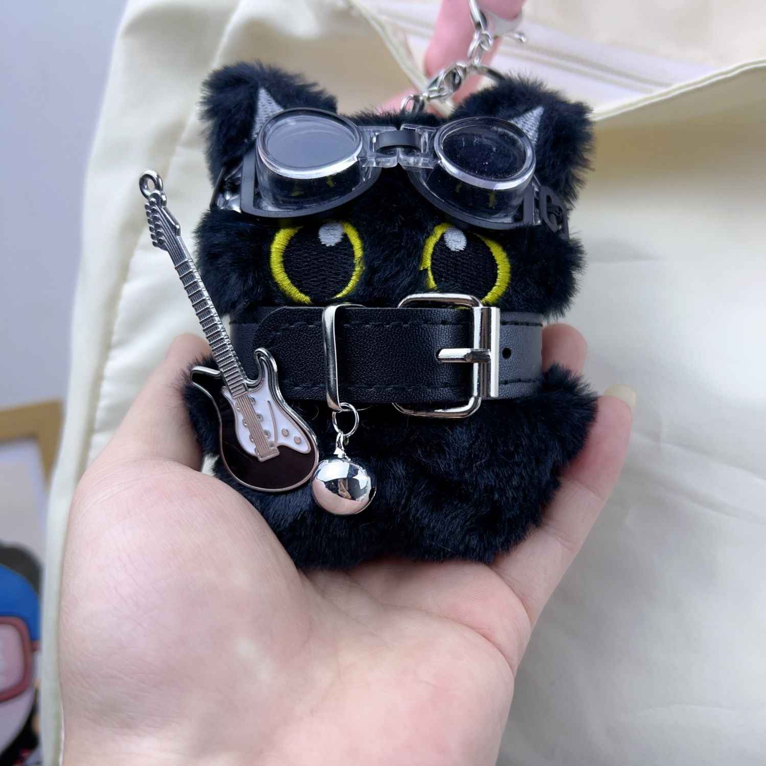 Big-Eyed Punk Black Cat Keychain - Cute Plush Bag Charm