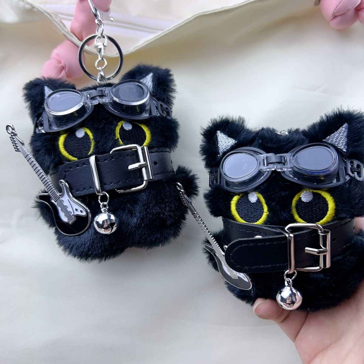 Big-Eyed Punk Black Cat Keychain - Cute Plush Bag Charm