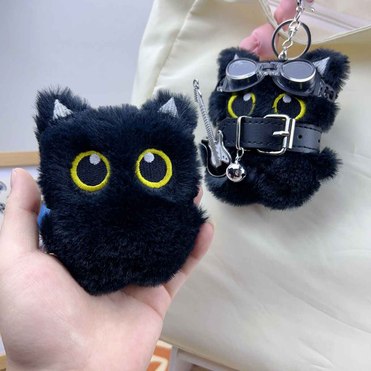 Big-Eyed Punk Black Cat Keychain - Cute Plush Bag Charm