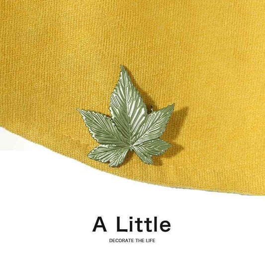 A Little Leaf Brooch | Retro-Fresh Fall Accessory